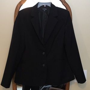 Chadwicks Classic Notched Collar Blazer in Black